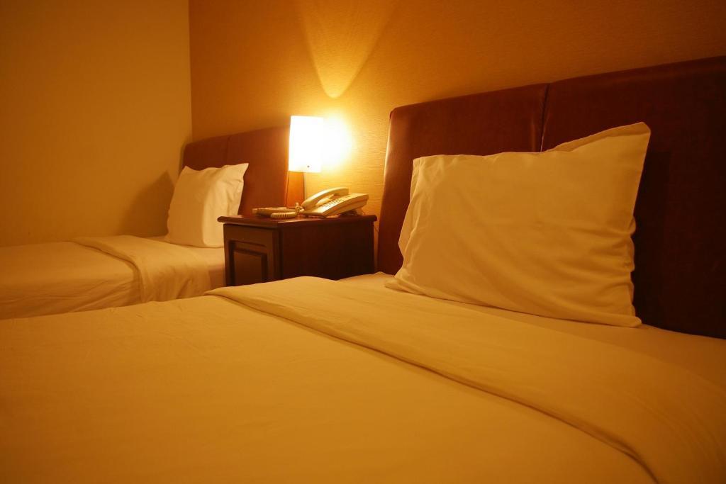 The Orchid Hotel Ambon Værelse billede